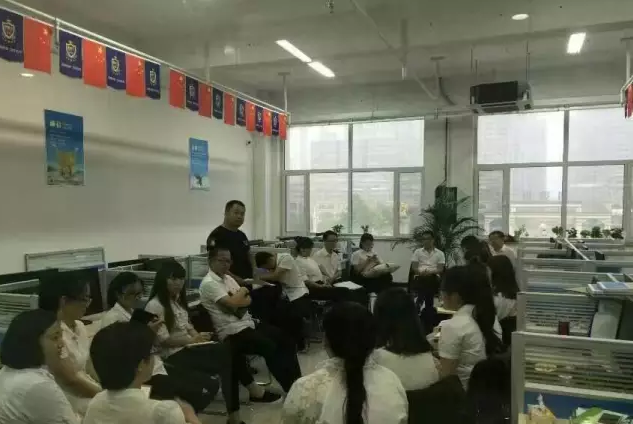 家人們開(kāi)展學(xué)習探討活動(dòng)。 