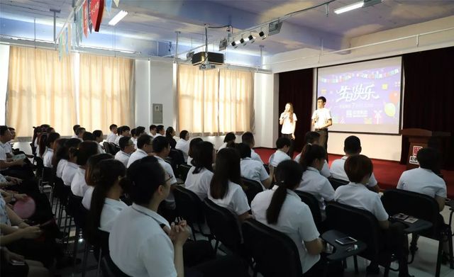 乾港集團7月員工生日會(huì ) 乾港集團7月員工生日會(huì )